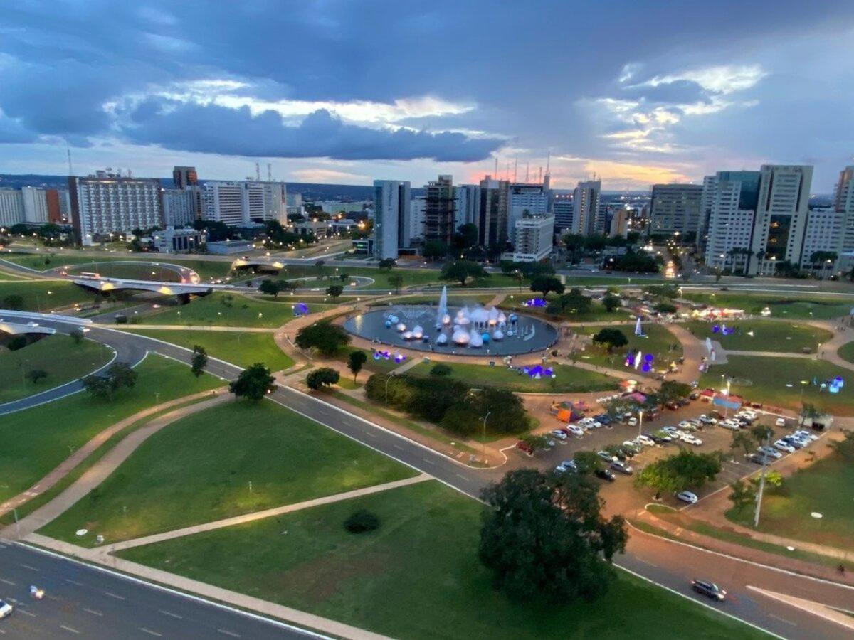 ברזיליה Flat Encantador No 11º Com Vista Pra Torre De Tv מראה חיצוני תמונה
